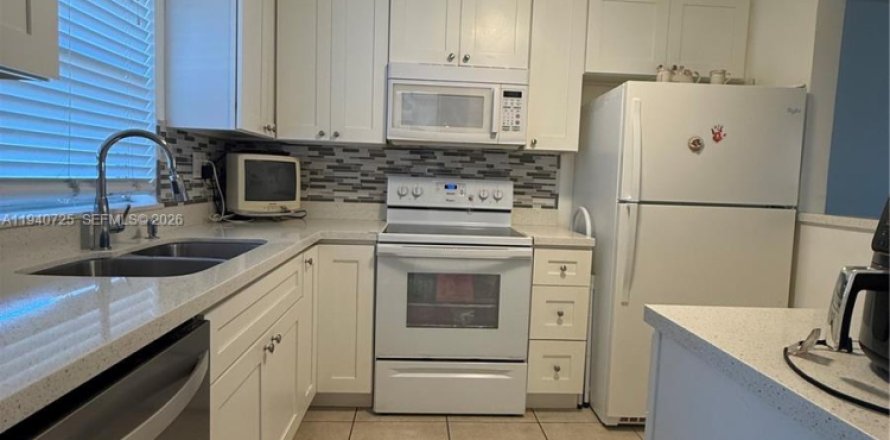 Condominio en Sunrise, Florida, 1 dormitorio  № 2053179