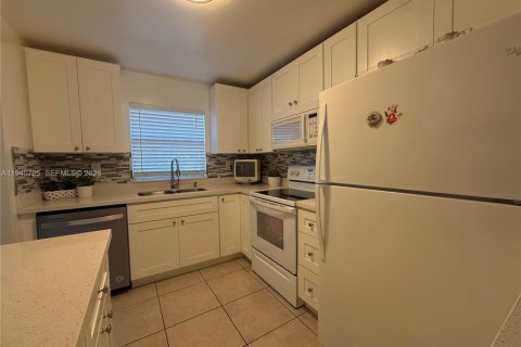 Condominio en venta en Sunrise, Florida, 1 dormitorio, 78.97 m2 № 2053179 - foto 7