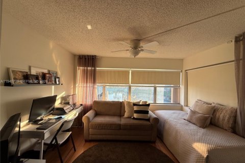 Condominio en venta en Sunrise, Florida, 1 dormitorio, 78.97 m2 № 2053179 - foto 23