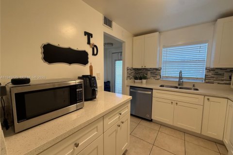 Condominio en venta en Sunrise, Florida, 1 dormitorio, 78.97 m2 № 2053179 - foto 5