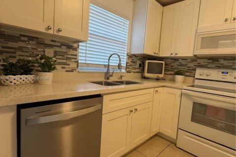 Condominio en venta en Sunrise, Florida, 1 dormitorio, 78.97 m2 № 2053179 - foto 8