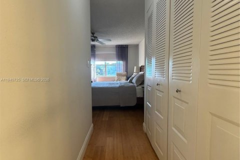 Condominio en venta en Sunrise, Florida, 1 dormitorio, 78.97 m2 № 2053179 - foto 30