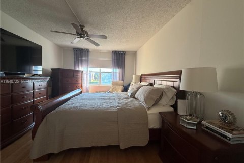 Condominio en venta en Sunrise, Florida, 1 dormitorio, 78.97 m2 № 2053179 - foto 29
