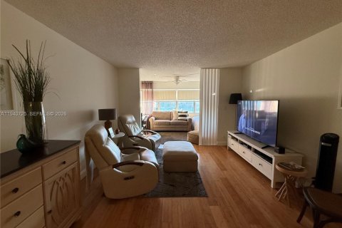 Condominio en venta en Sunrise, Florida, 1 dormitorio, 78.97 m2 № 2053179 - foto 18