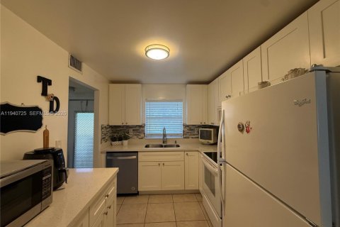 Condominio en venta en Sunrise, Florida, 1 dormitorio, 78.97 m2 № 2053179 - foto 6
