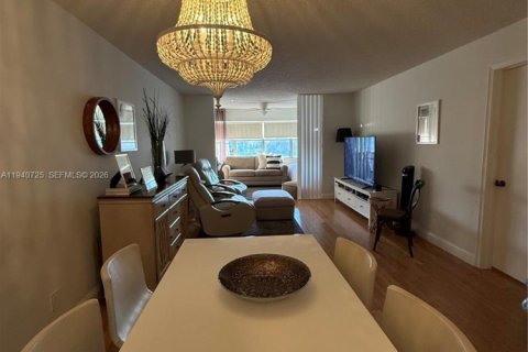 Condominio en venta en Sunrise, Florida, 1 dormitorio, 78.97 m2 № 2053179 - foto 15