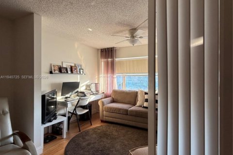 Condominio en venta en Sunrise, Florida, 1 dormitorio, 78.97 m2 № 2053179 - foto 22
