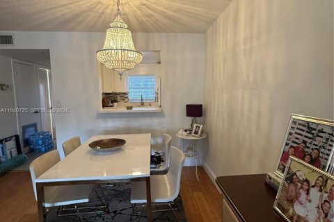 Condominio en venta en Sunrise, Florida, 1 dormitorio, 78.97 m2 № 2053179 - foto 13