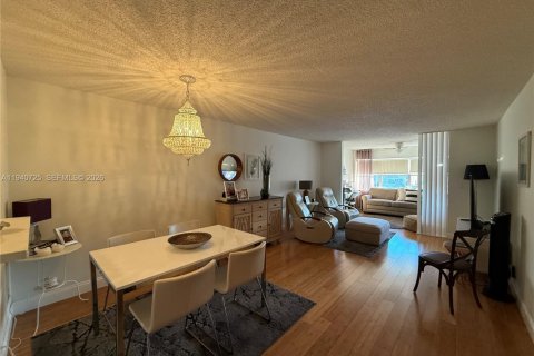 Condominio en venta en Sunrise, Florida, 1 dormitorio, 78.97 m2 № 2053179 - foto 16