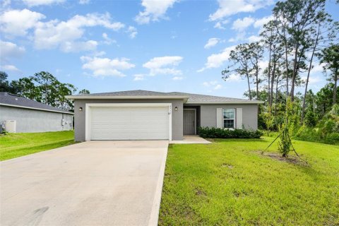 House in Palm Bay, Florida 4 bedrooms, 170.1 sq.m. № 1911266 - photo 1