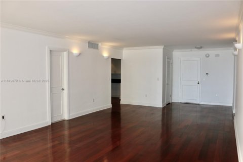 Condominio en alquiler en Bal Harbour, Florida, 2 dormitorios, 128.95 m2 № 1930549 - foto 5