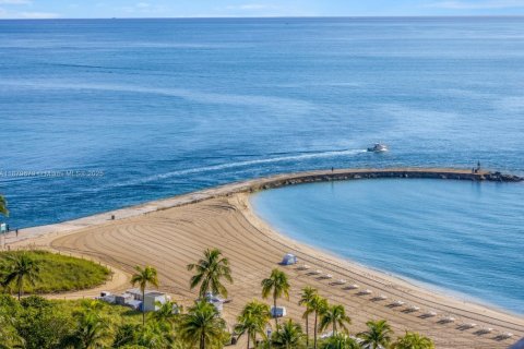 Condominio en alquiler en Bal Harbour, Florida, 2 dormitorios, 128.95 m2 № 1930549 - foto 22