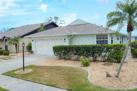 Casa en venta en Port Charlotte, Florida, 2 dormitorios, 141.95 m2 № 1539141 - foto 1