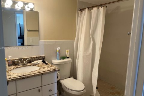 Condo in Sunny Isles Beach, Florida, 2 bedrooms  № 2085991 - photo 11