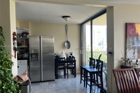 Condo in Sunny Isles Beach, Florida, 2 bedrooms  № 2085991 - photo 20