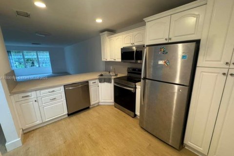 Copropriété à vendre à Miami, Floride: 2 chambres, 96.71 m2 № 1939315 - photo 2