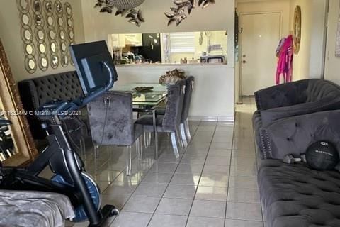 Condo in Miami, Florida, 2 bedrooms  № 1753570 - photo 14