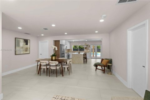 Casa en venta en Miami, Florida, 4 dormitorios, 191.84 m2 № 2176630 - foto 5