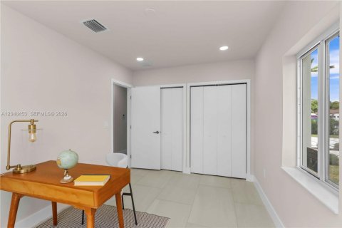 Casa en venta en Miami, Florida, 4 dormitorios, 191.84 m2 № 2176630 - foto 24