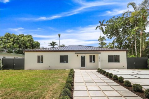 Casa en venta en Miami, Florida, 4 dormitorios, 191.84 m2 № 2176630 - foto 2