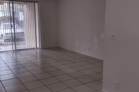 Condominio en venta en Sunrise, Florida, 1 dormitorio, 74.32 m2 № 1865520 - foto 5