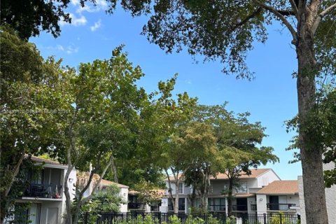 Condominio en venta en Sunrise, Florida, 1 dormitorio, 74.32 m2 № 1865520 - foto 13