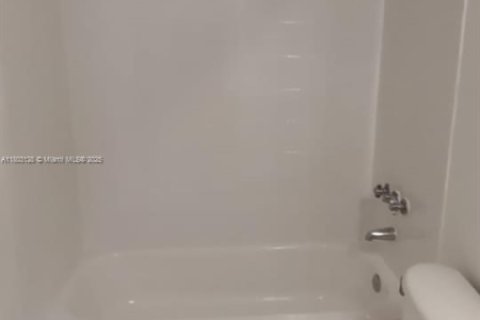 Condominio en venta en Sunrise, Florida, 1 dormitorio, 74.32 m2 № 1865520 - foto 8