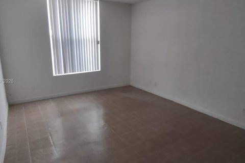 Condominio en venta en Sunrise, Florida, 1 dormitorio, 74.32 m2 № 1865520 - foto 7