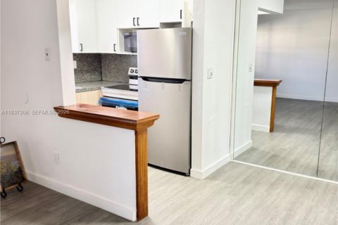 Copropriété à louer à Miami, Floride: 1 chambre, 52.03 m2 № 1995155 - photo 17