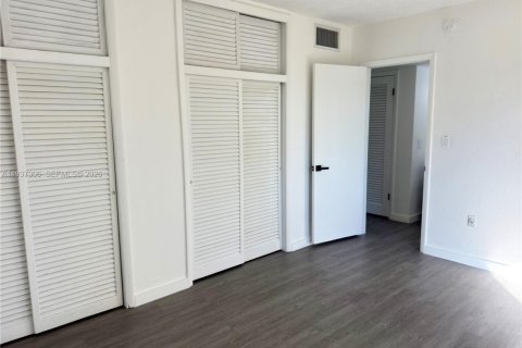 Copropriété à louer à Miami, Floride: 1 chambre, 52.03 m2 № 1995155 - photo 16
