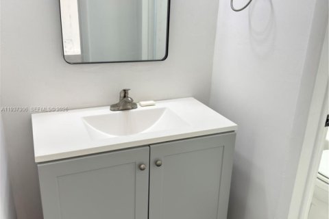 Copropriété à louer à Miami, Floride: 1 chambre, 52.03 m2 № 1995155 - photo 9