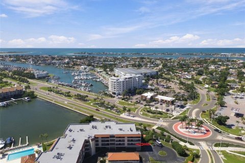 Condo in Tierra Verde, Florida, 2 bedrooms  № 2420619