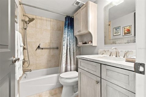 Condo in Tierra Verde, Florida, 2 bedrooms  № 2420619 - photo 17