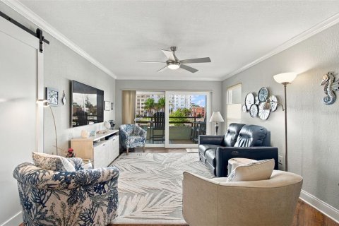 Condo in Tierra Verde, Florida, 2 bedrooms  № 2420619 - photo 8