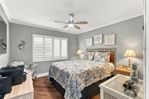 Condo in Tierra Verde, Florida, 2 bedrooms  № 2420619 - photo 15