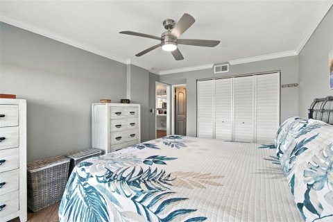 Condo in Tierra Verde, Florida, 2 bedrooms  № 2420619 - photo 14