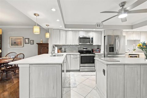 Condo in Tierra Verde, Florida, 2 bedrooms  № 2420619 - photo 6