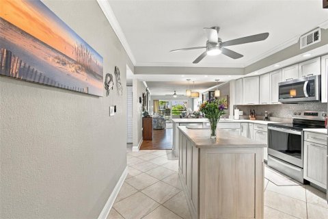 Condo in Tierra Verde, Florida, 2 bedrooms  № 2420619 - photo 3