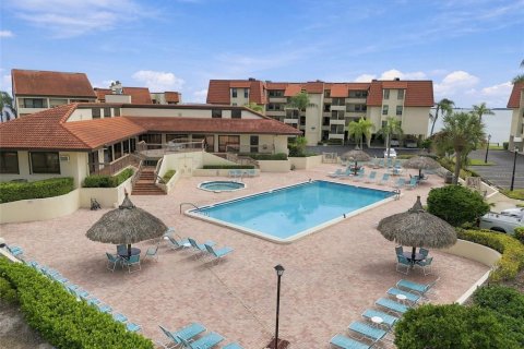Condo in Tierra Verde, Florida, 2 bedrooms  № 2420619 - photo 26