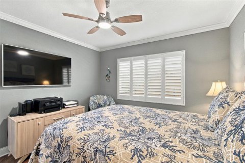 Condo in Tierra Verde, Florida, 2 bedrooms  № 2420619 - photo 16