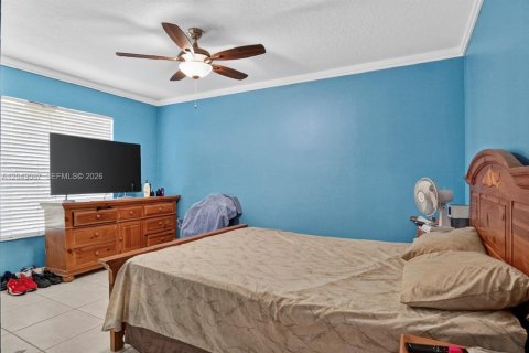 House in Port St. Lucie, Florida 4 bedrooms, 196.4 sq.m. № 2193220 - photo 5