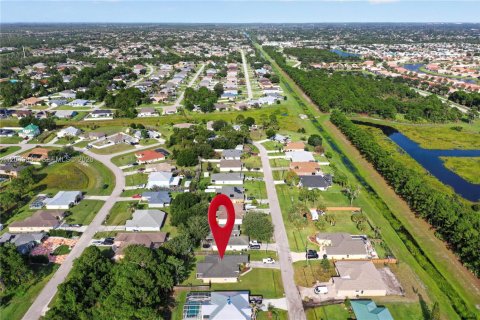 House in Port St. Lucie, Florida 4 bedrooms, 196.4 sq.m. № 2193220 - photo 27