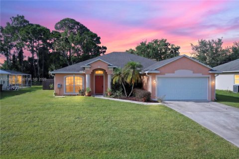 House in Port St. Lucie, Florida 4 bedrooms, 196.4 sq.m. № 2193220
