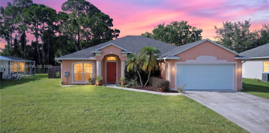 House in Port St. Lucie, Florida 4 bedrooms, 196.4 sq.m. № 2193220