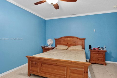 House in Port St. Lucie, Florida 4 bedrooms, 196.4 sq.m. № 2193220 - photo 6