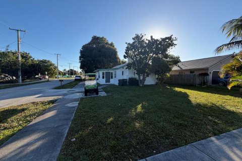 Villa ou maison à vendre à Delray Beach, Floride: 3 pièces, 111.58 m2 № 2247251 - photo 3