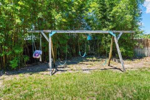 House in Stuart, Florida 4 bedrooms, 132.85 sq.m. № 2249236 - photo 28