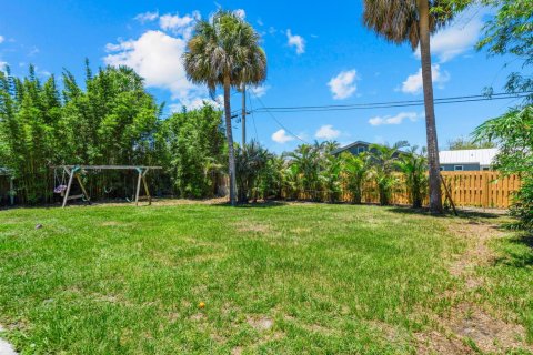 House in Stuart, Florida 4 bedrooms, 132.85 sq.m. № 2249236 - photo 29