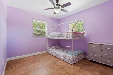 House in Stuart, Florida 4 bedrooms, 132.85 sq.m. № 2249236 - photo 19