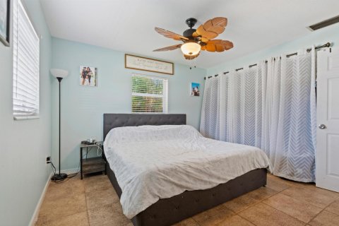 House in Stuart, Florida 4 bedrooms, 132.85 sq.m. № 2249236 - photo 14